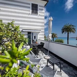 casa-garibalda-seafronf-apartment.hotelitalianriviera.com/